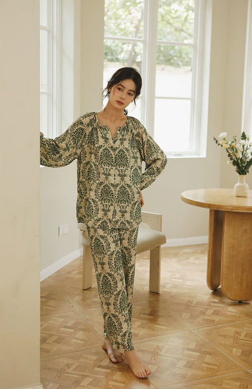 Green damask print women's pajamas, button-down top with long sleeves and elastic waist trousers; women's pajamas, lingerie, women's loungewear, cotton pajamas, stylish pajamas, comfortable, breathable women's pajamas