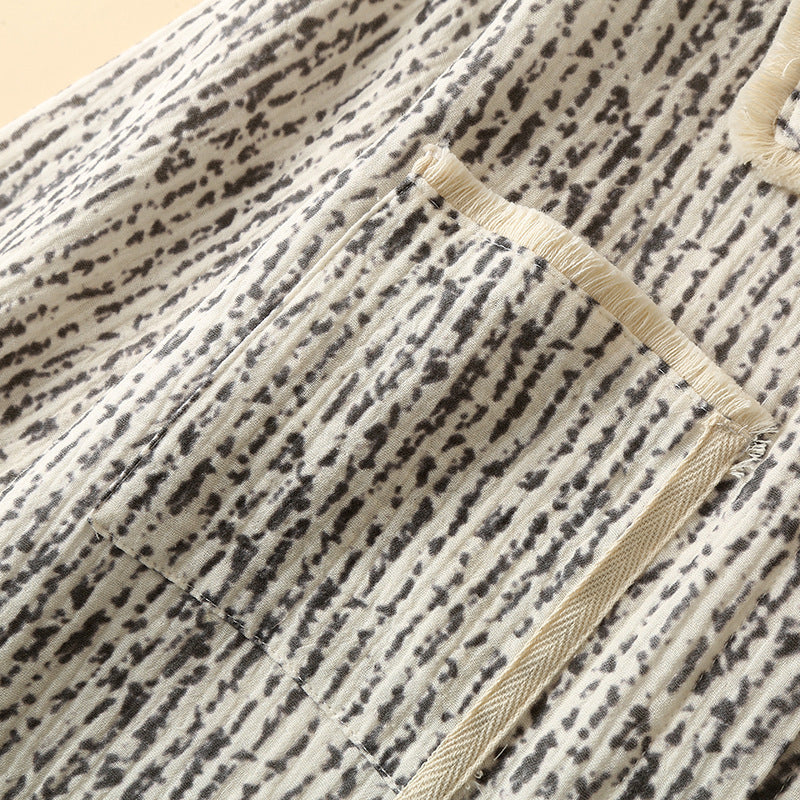 Black and White Printed women's pajamas, button-down top with long sleeves and elastic waist trousers; women's pajamas, lingerie, women's loungewear, cotton pajamas, stylish pajamas, comfortable, breathable, women's pajamas